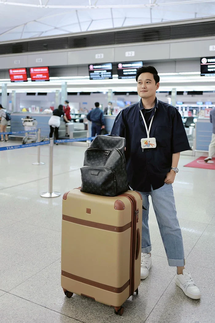 Ca sĩ Quang Vinh tin chọn Modo Charm 28 inch của thương hiệu Roncato đến từ Italy