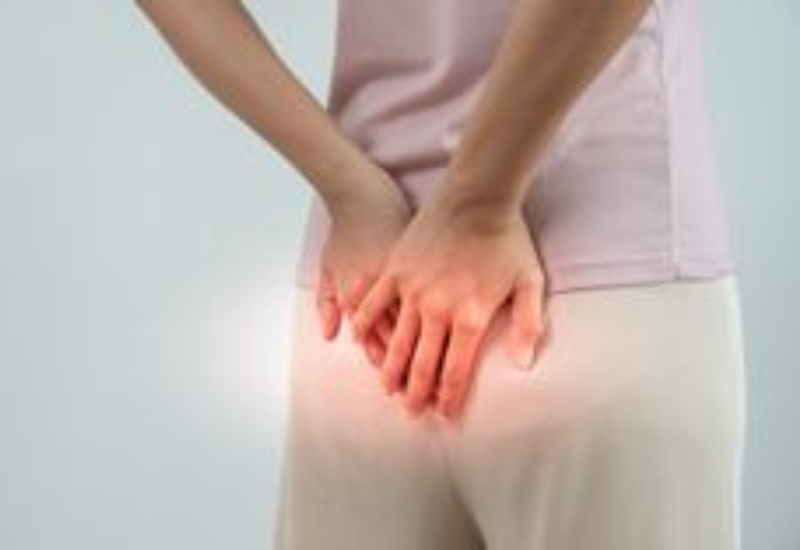 Bệnh trĩ đi ngoài ra máu phải làm sao?
